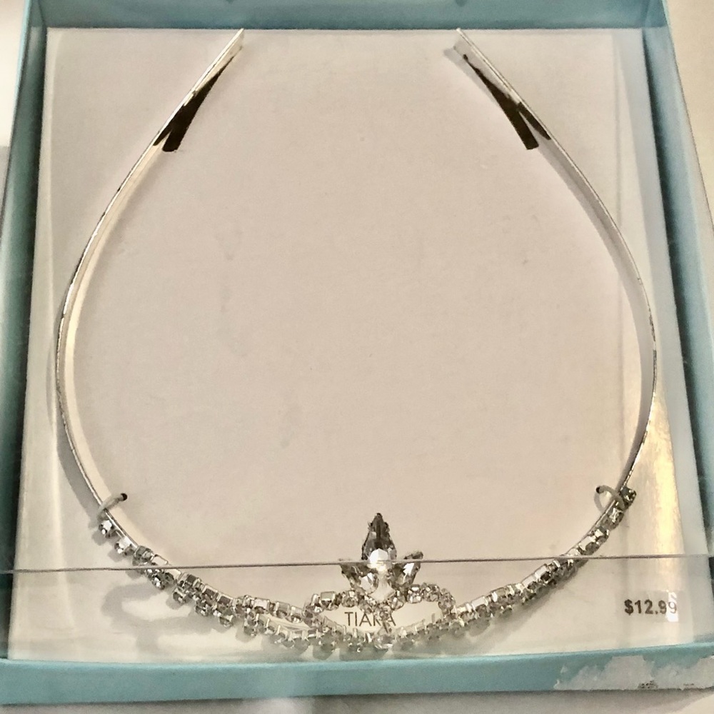 Tiara - Picture 6 of 9